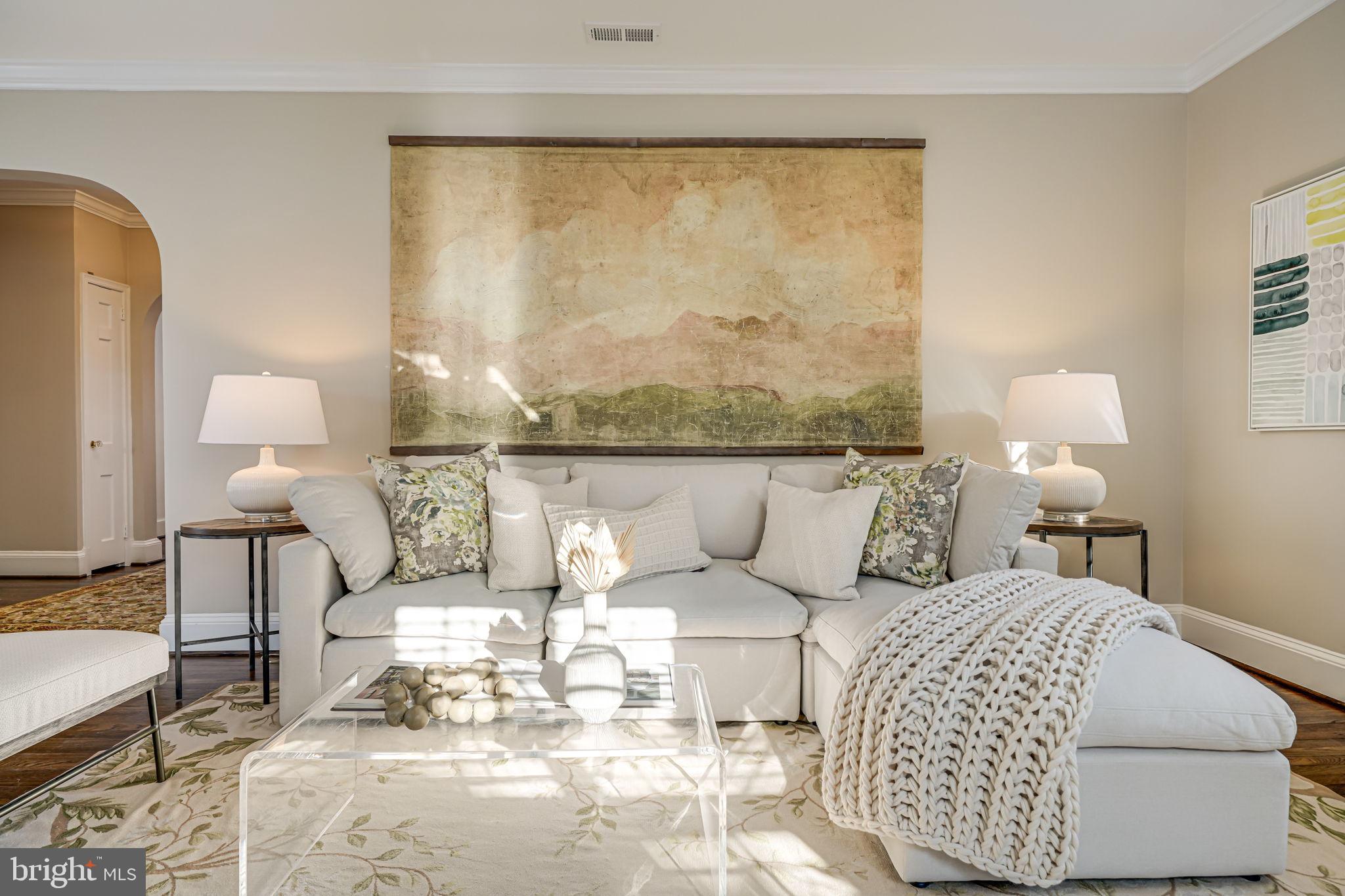 LYON VILLAGE - Residential