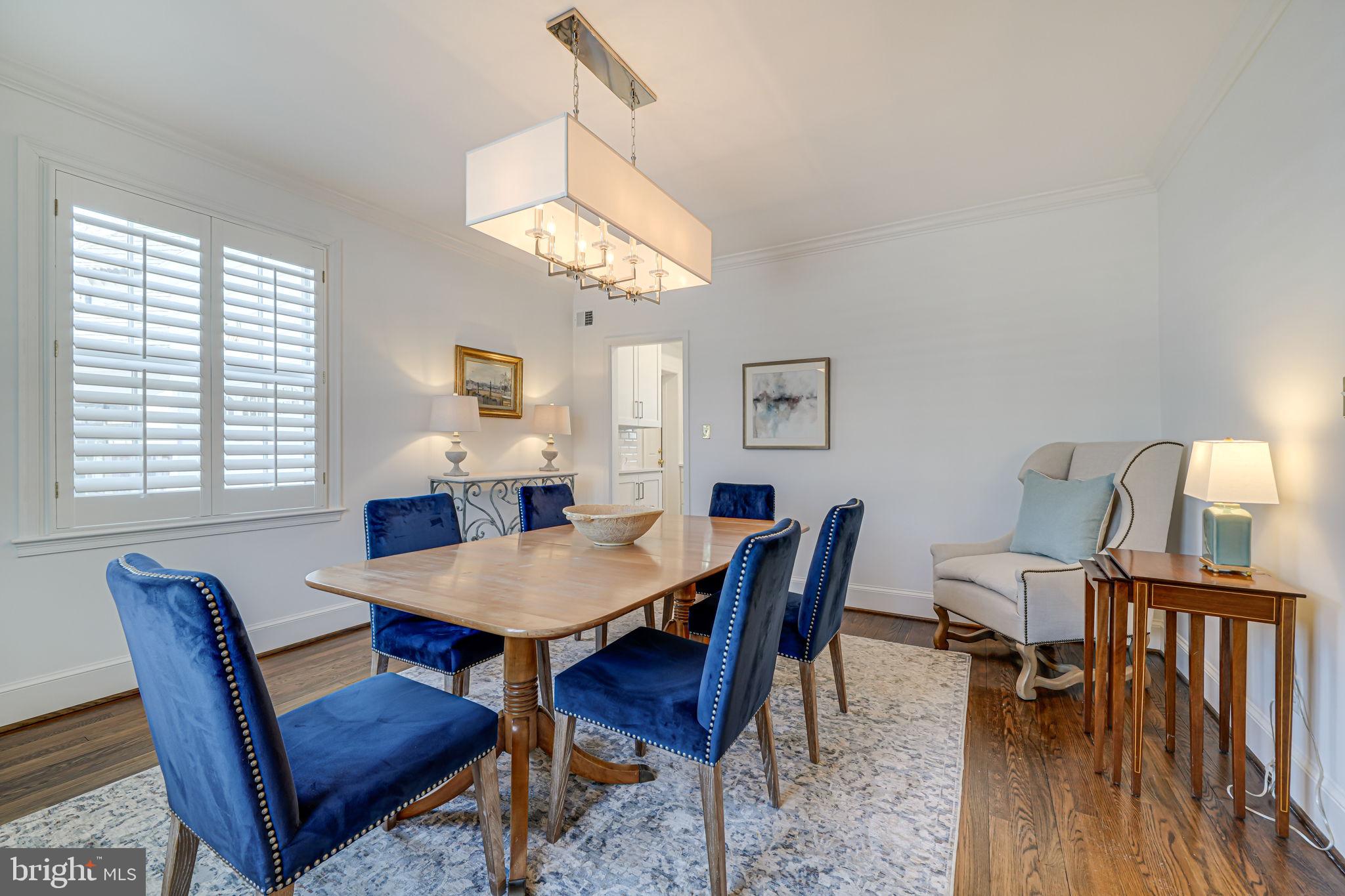 LYON VILLAGE - Residential