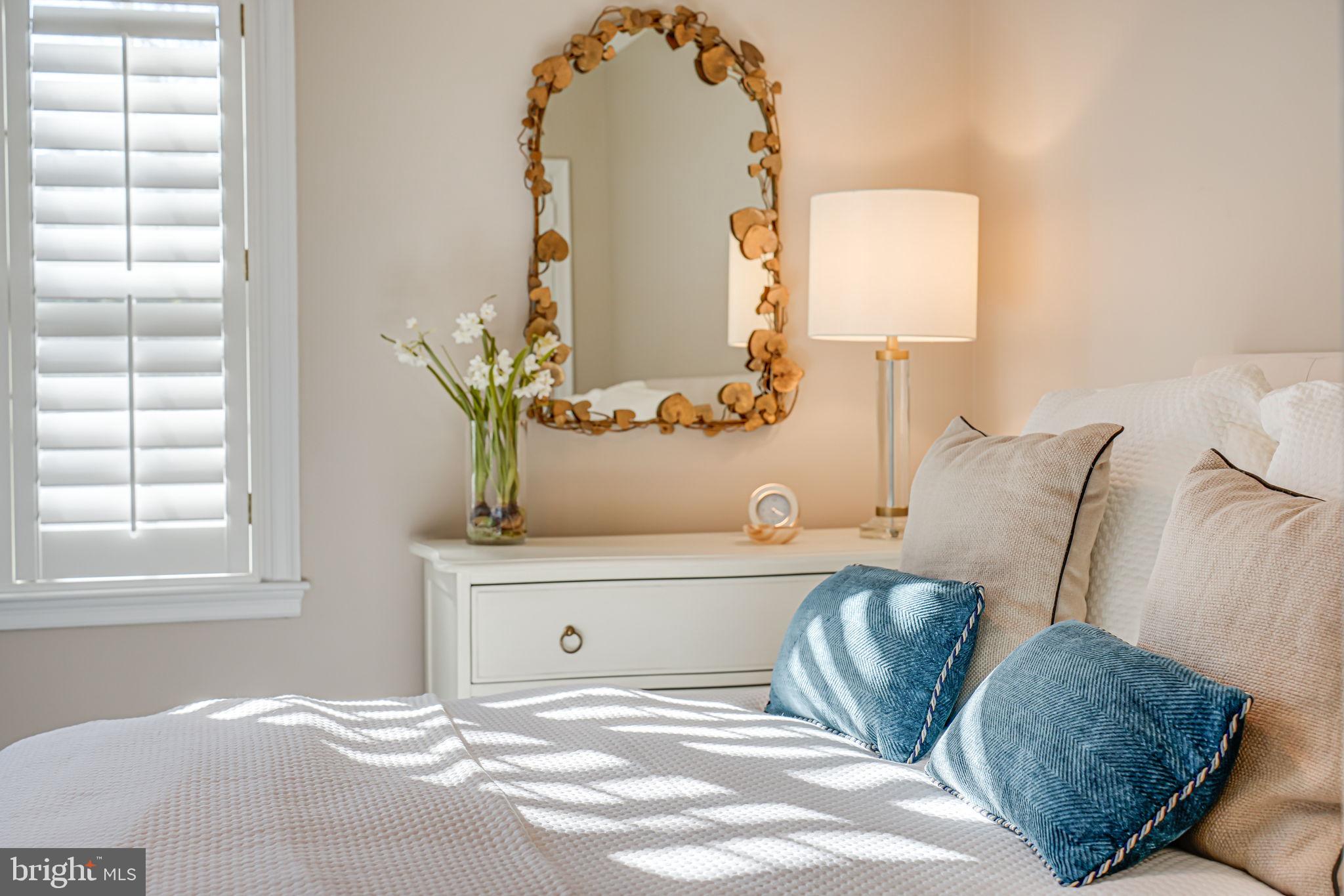 LYON VILLAGE - Residential