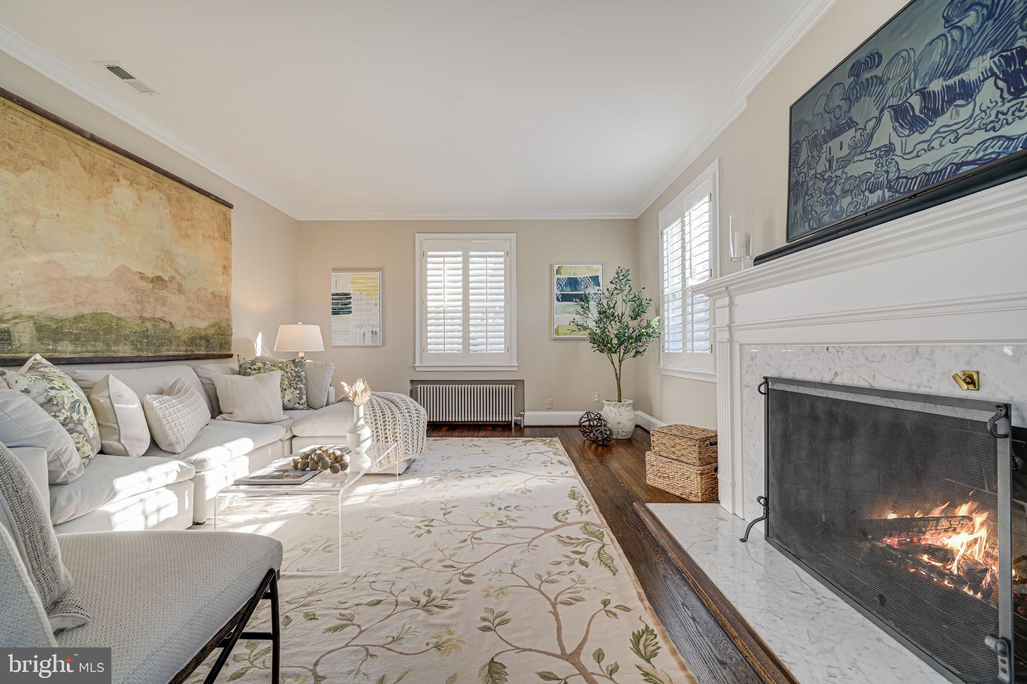 LYON VILLAGE - Residential