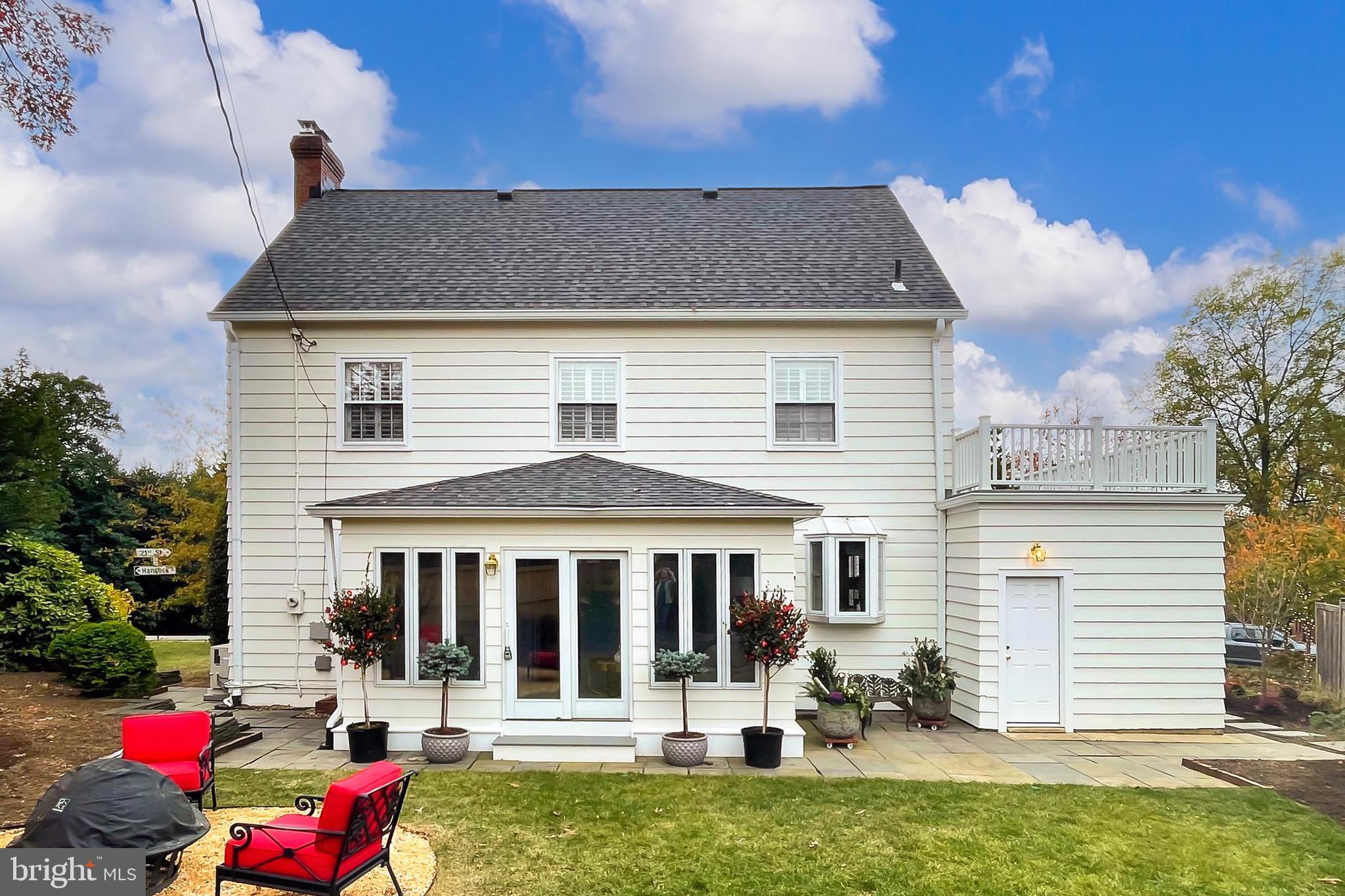 LYON VILLAGE - Residential