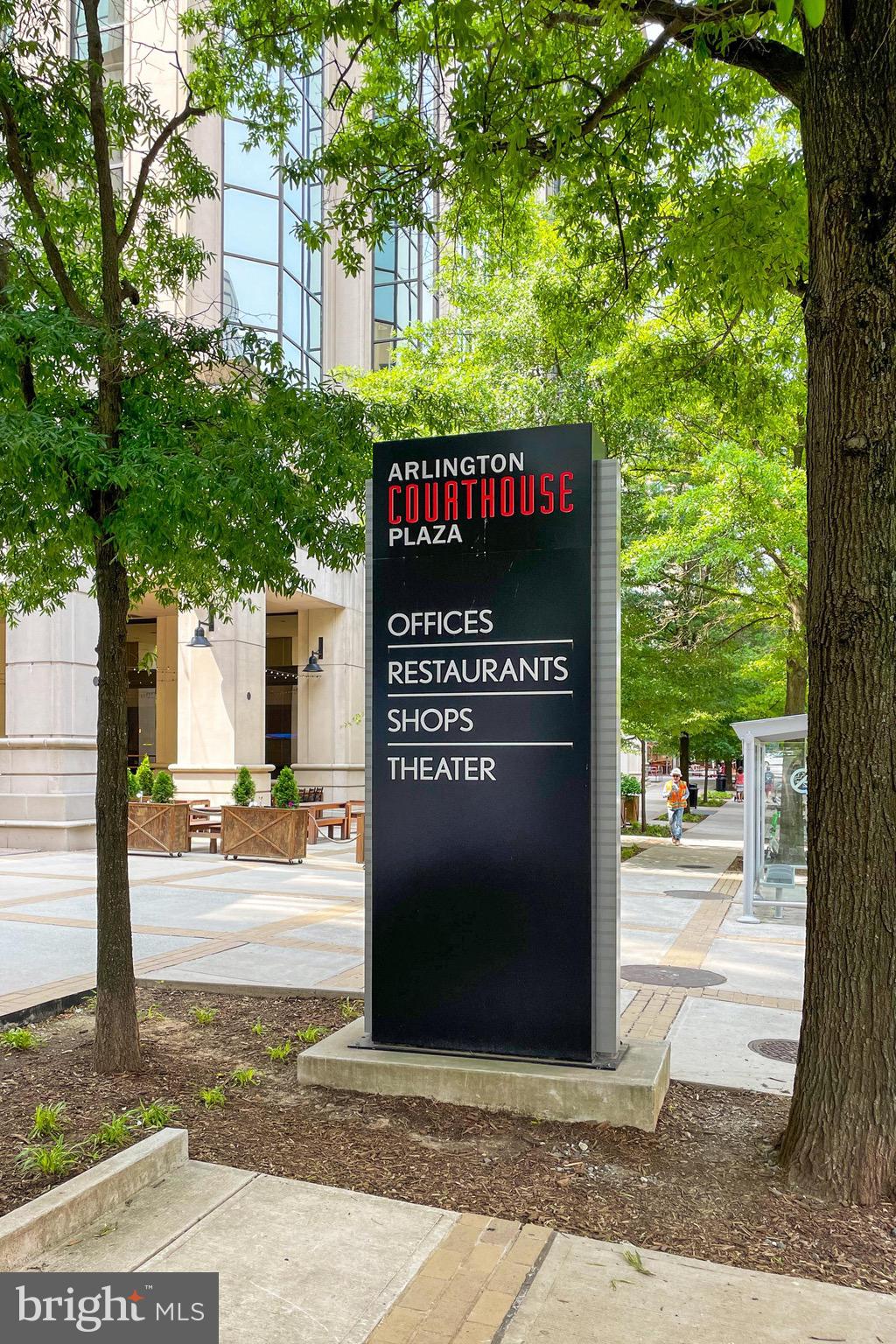 LYON VILLAGE - Residential