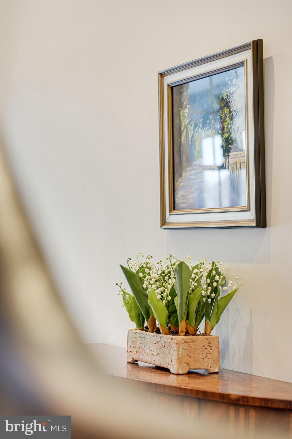 LYON VILLAGE - Residential