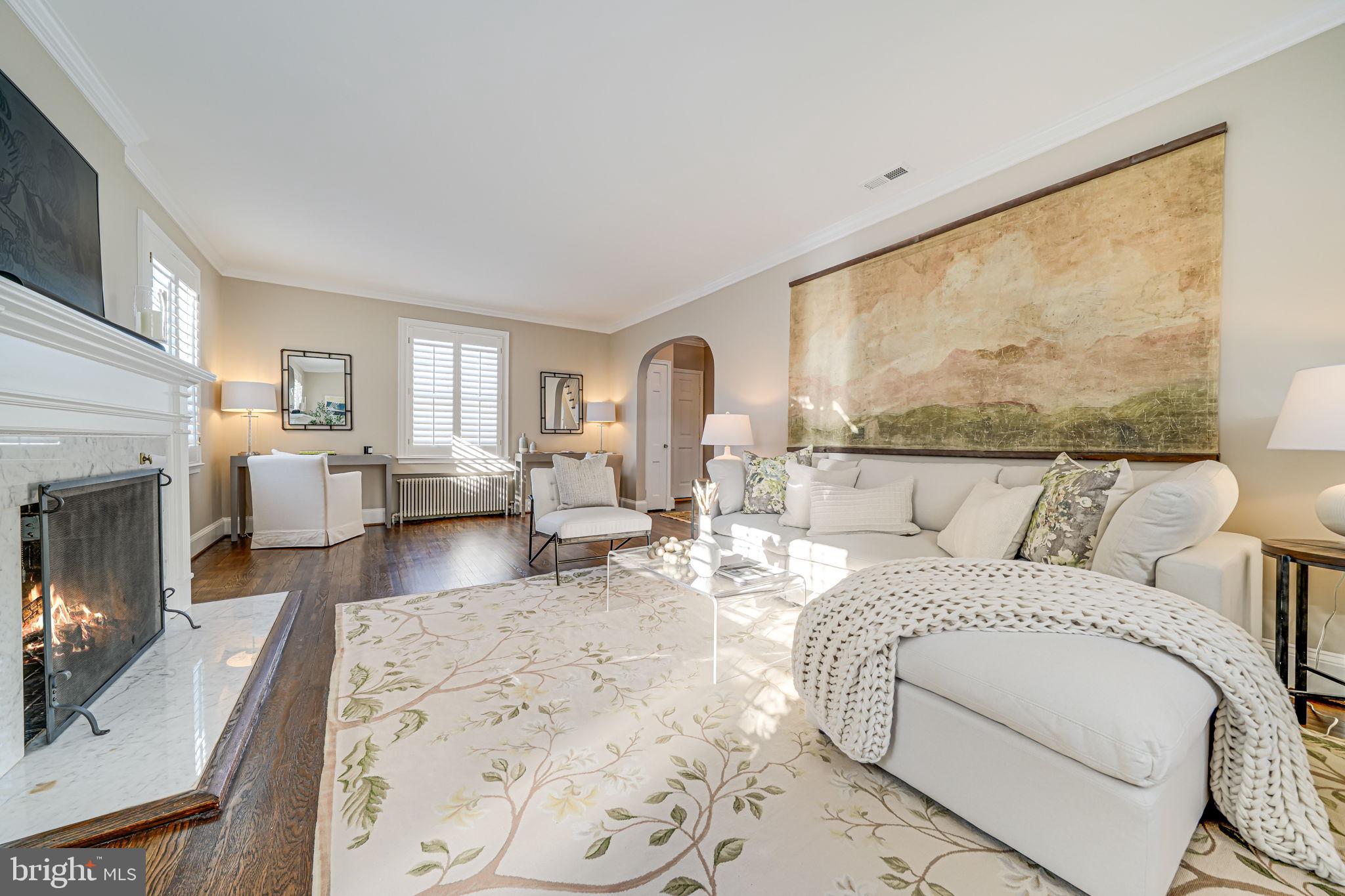 LYON VILLAGE - Residential