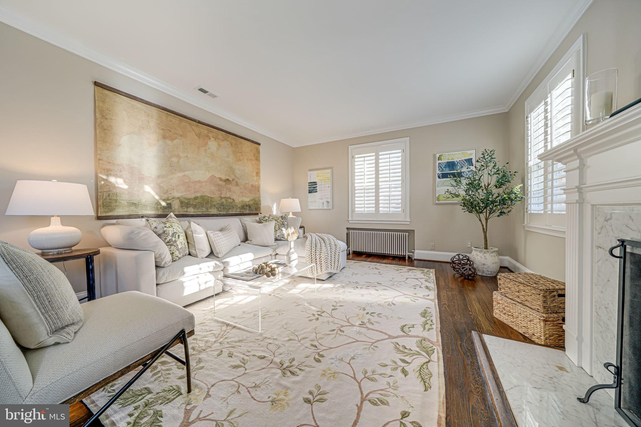 LYON VILLAGE - Residential