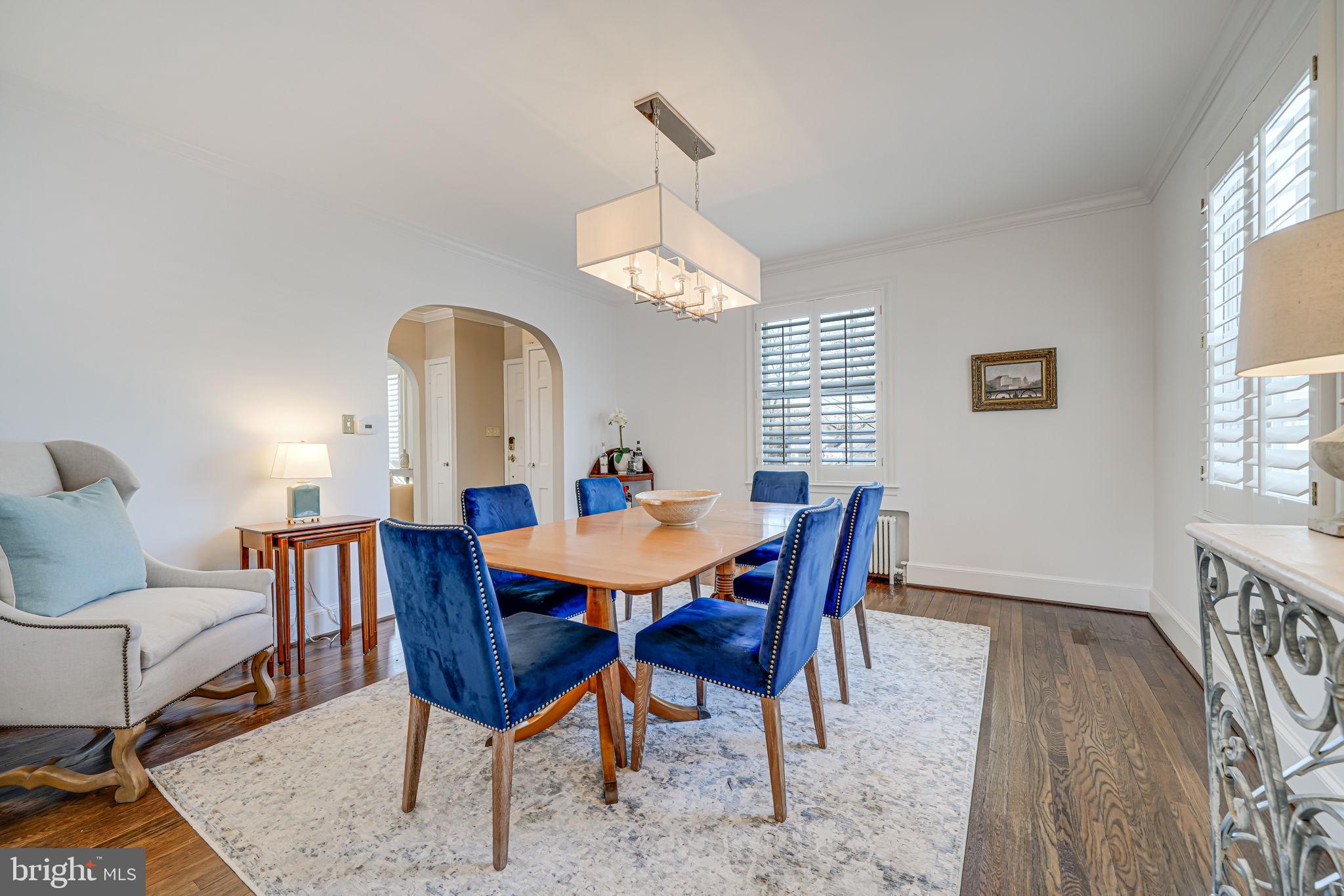 LYON VILLAGE - Residential