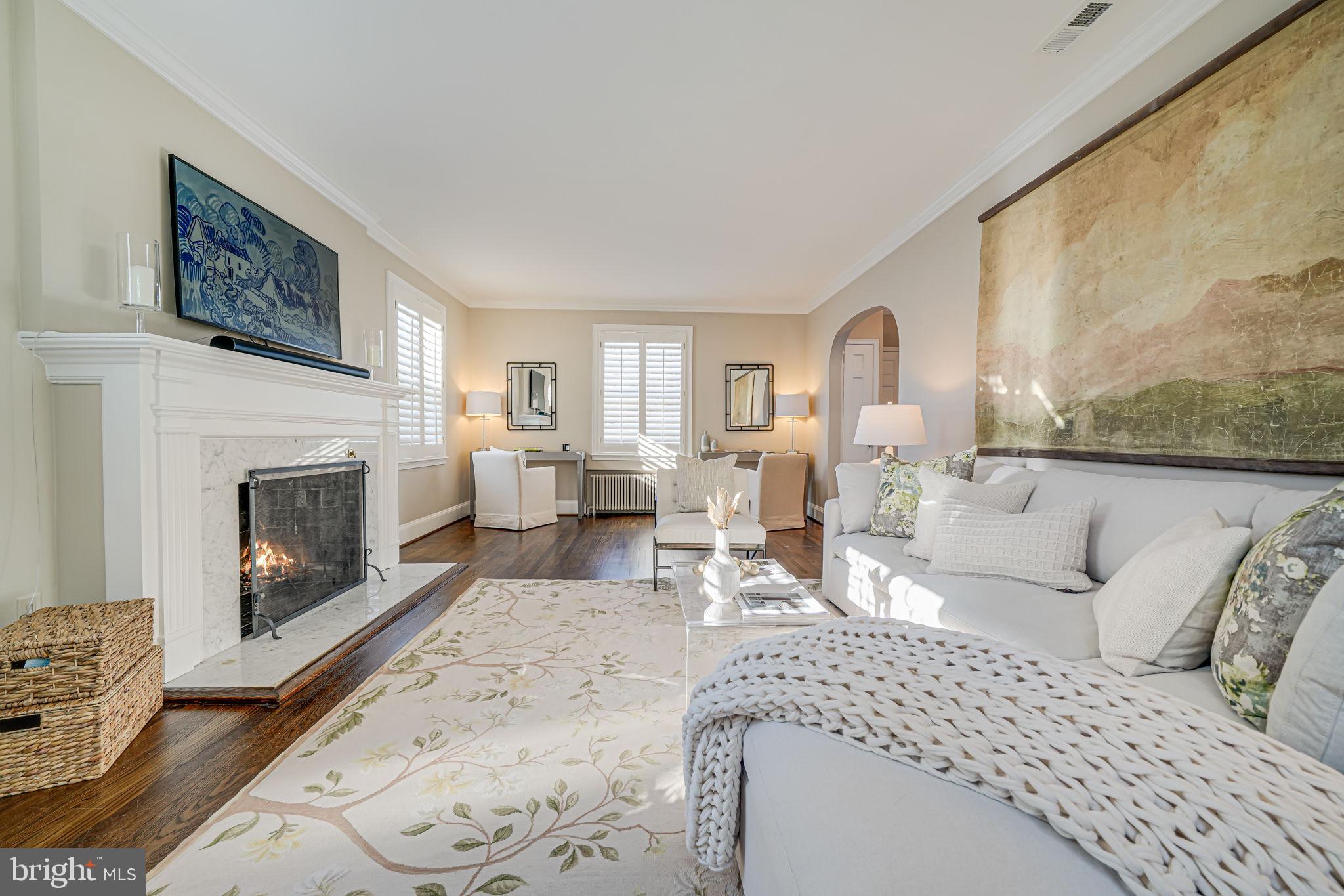 LYON VILLAGE - Residential