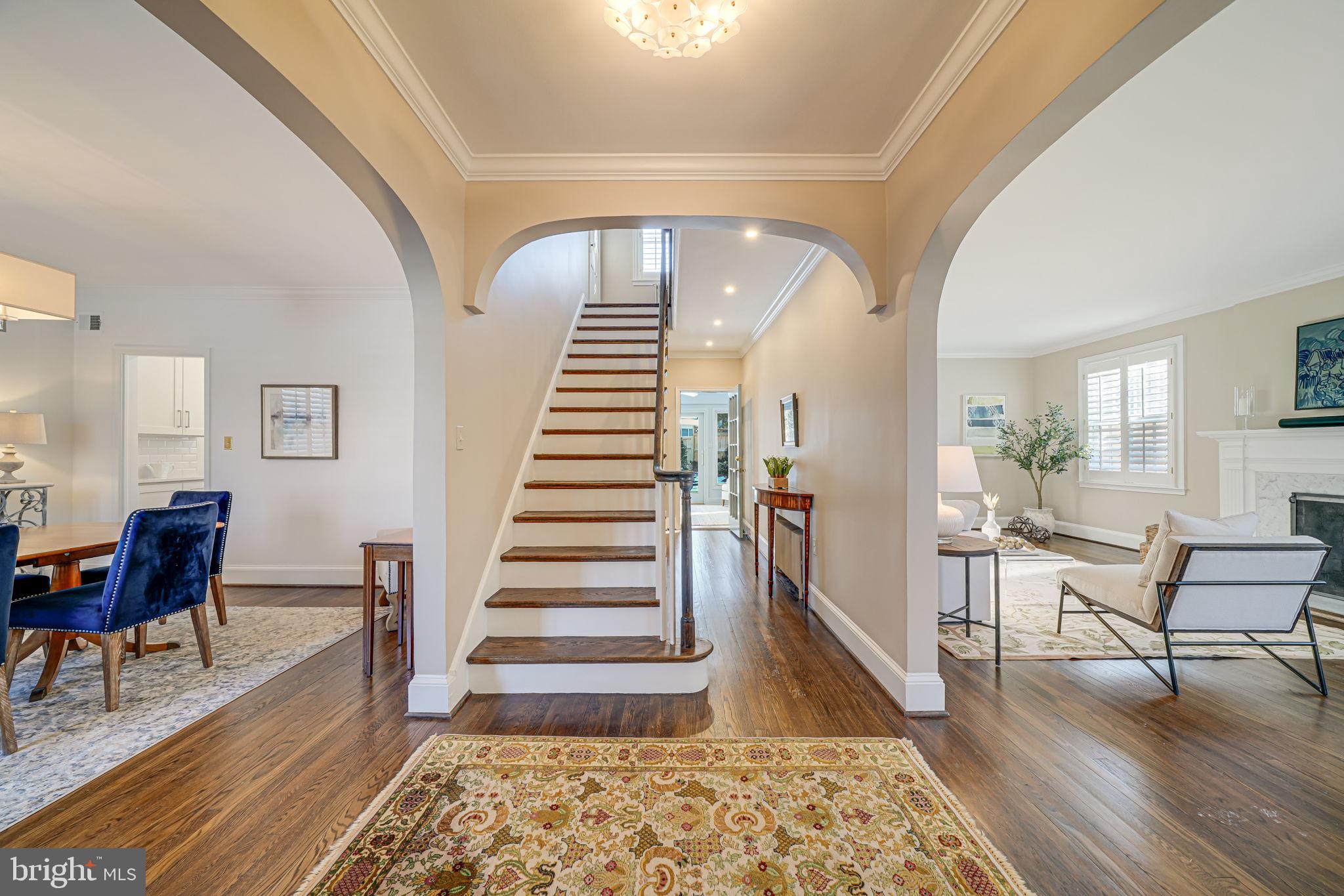 LYON VILLAGE - Residential