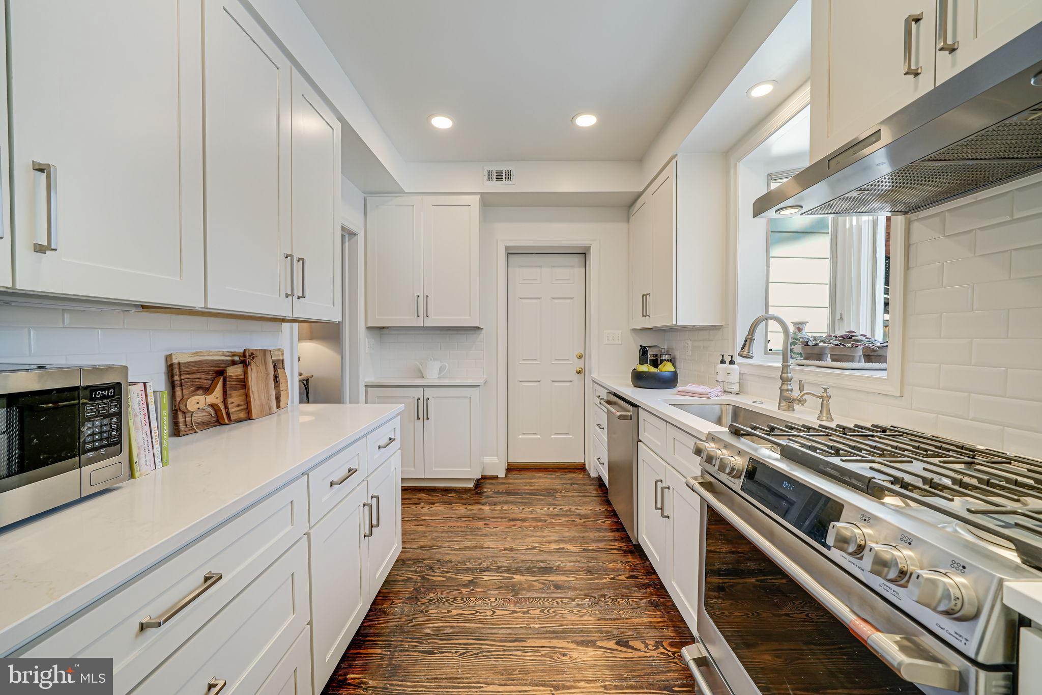 LYON VILLAGE - Residential