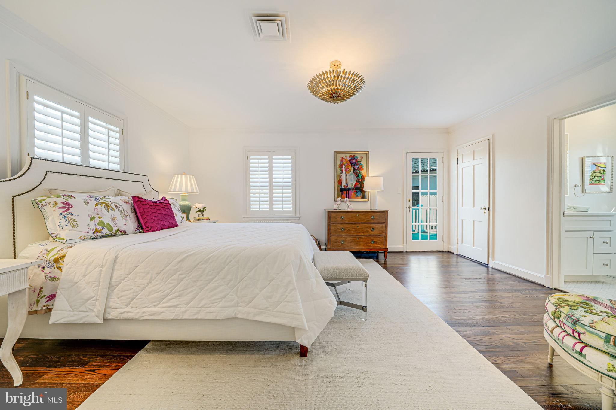 LYON VILLAGE - Residential