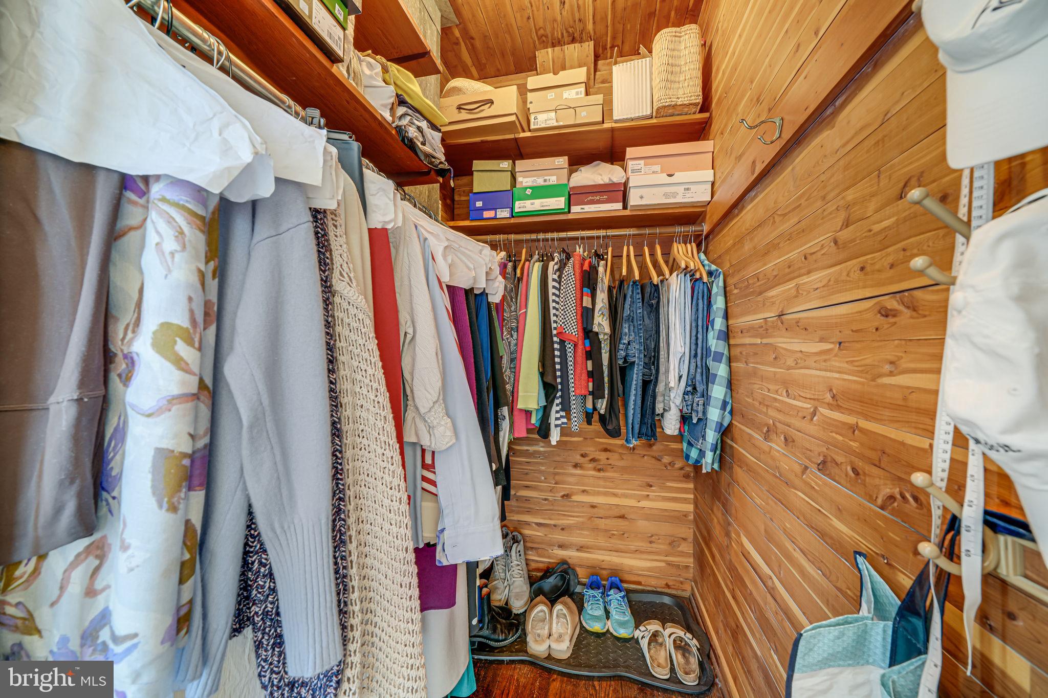 LYON VILLAGE - Residential