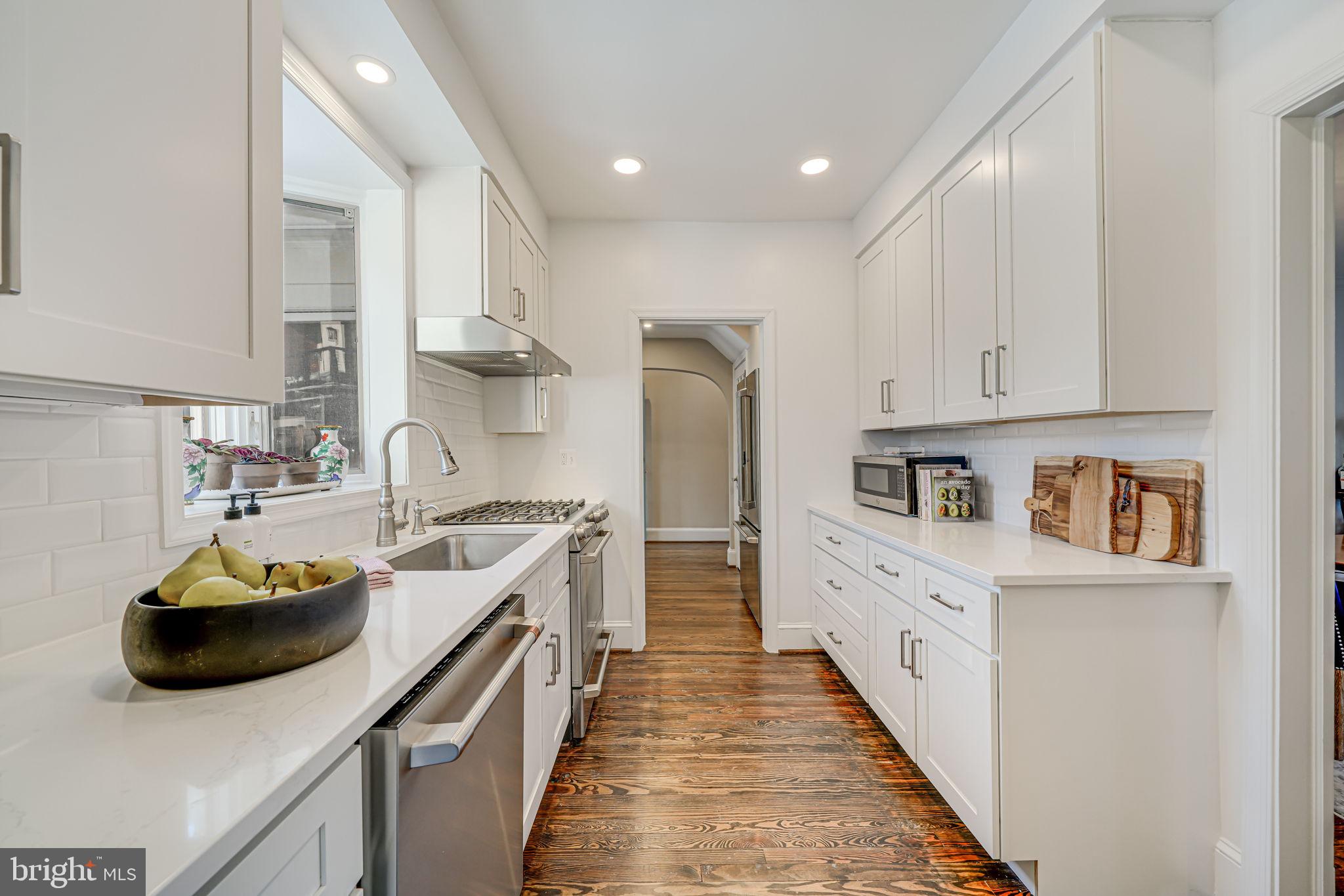 LYON VILLAGE - Residential