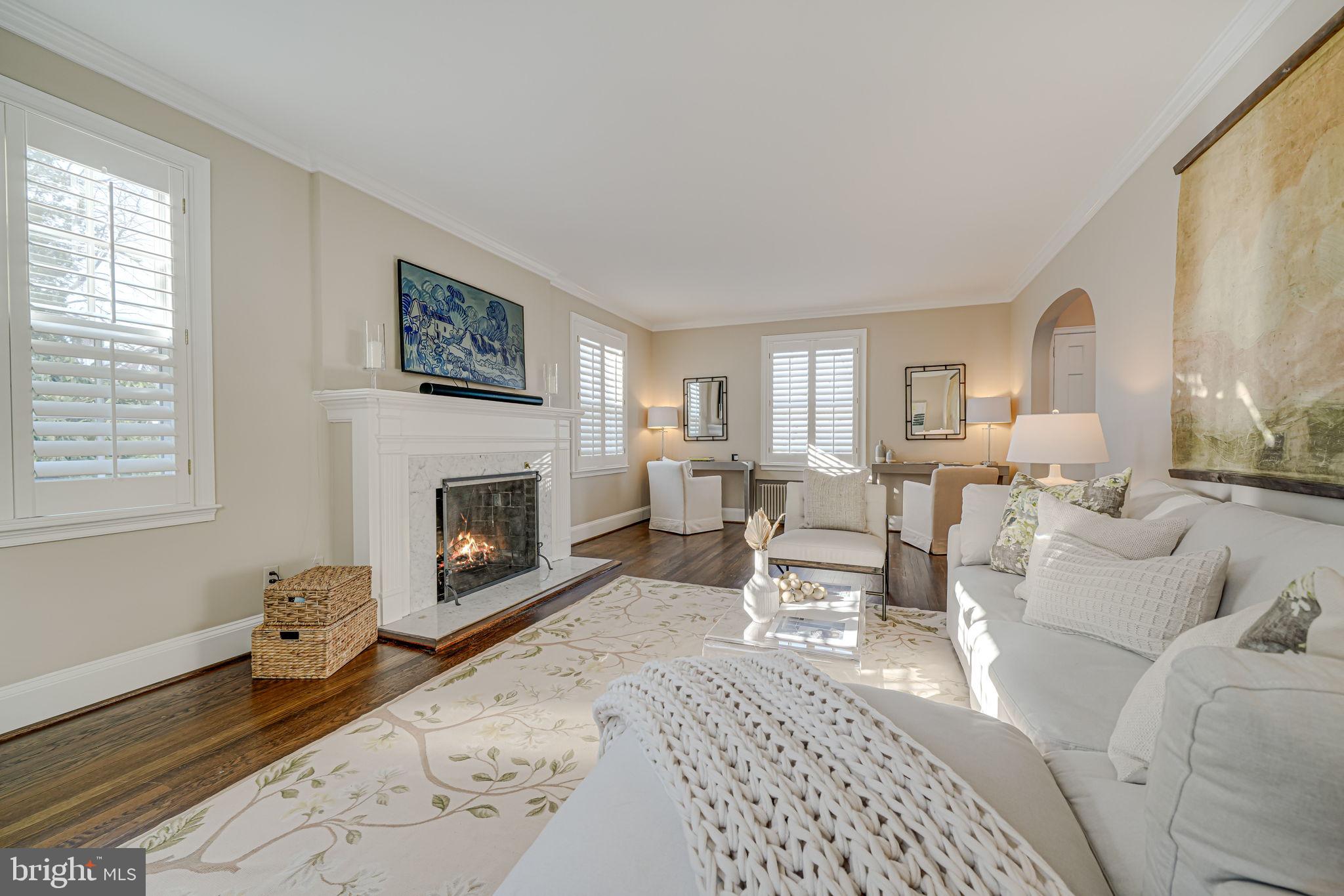 LYON VILLAGE - Residential