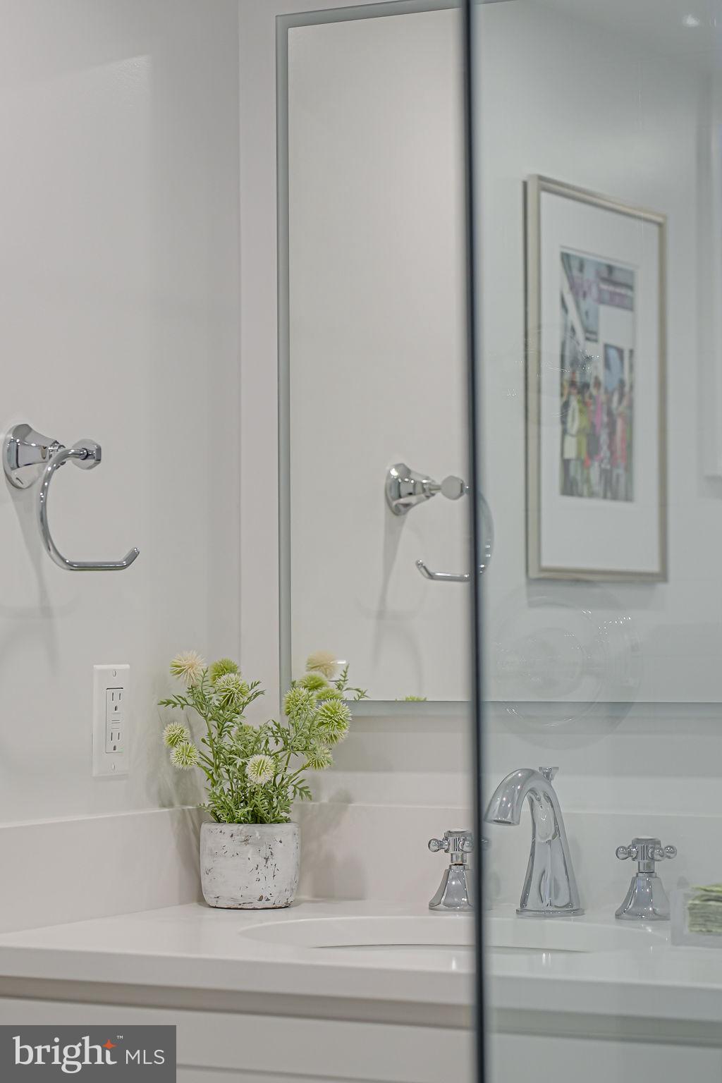 LYON VILLAGE - Residential