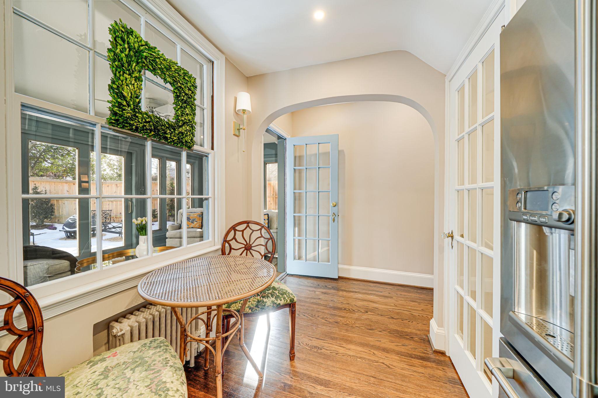 LYON VILLAGE - Residential