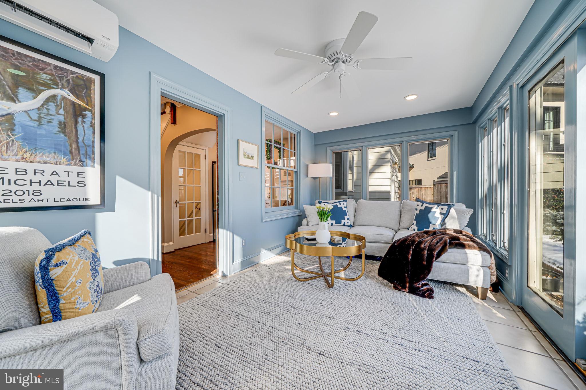 LYON VILLAGE - Residential