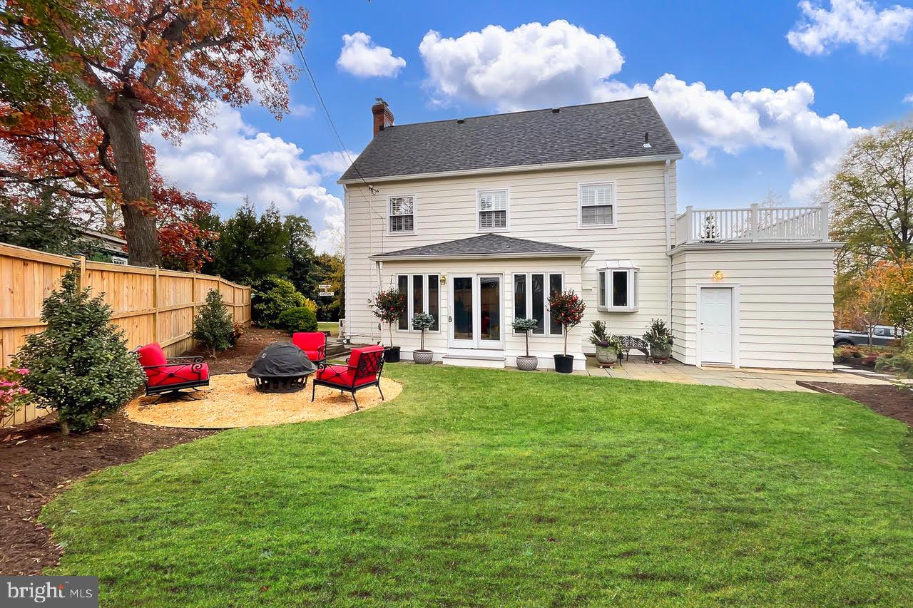 LYON VILLAGE - Residential