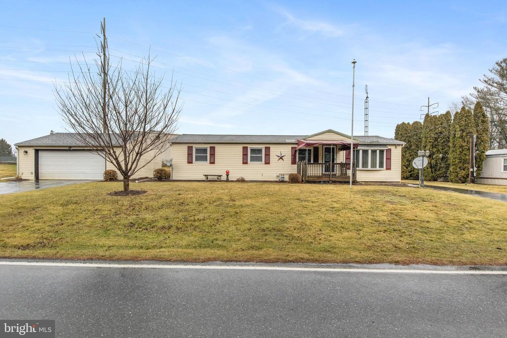 Photo of 997 Ivy Drive, LANCASTER, PA 17601 (MLS # PALA2064428)