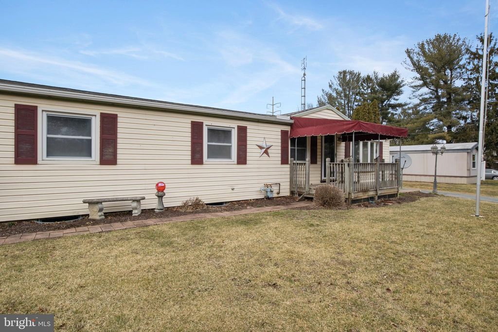 Photo of 997 Ivy Drive, LANCASTER, PA 17601 (MLS # PALA2064428)