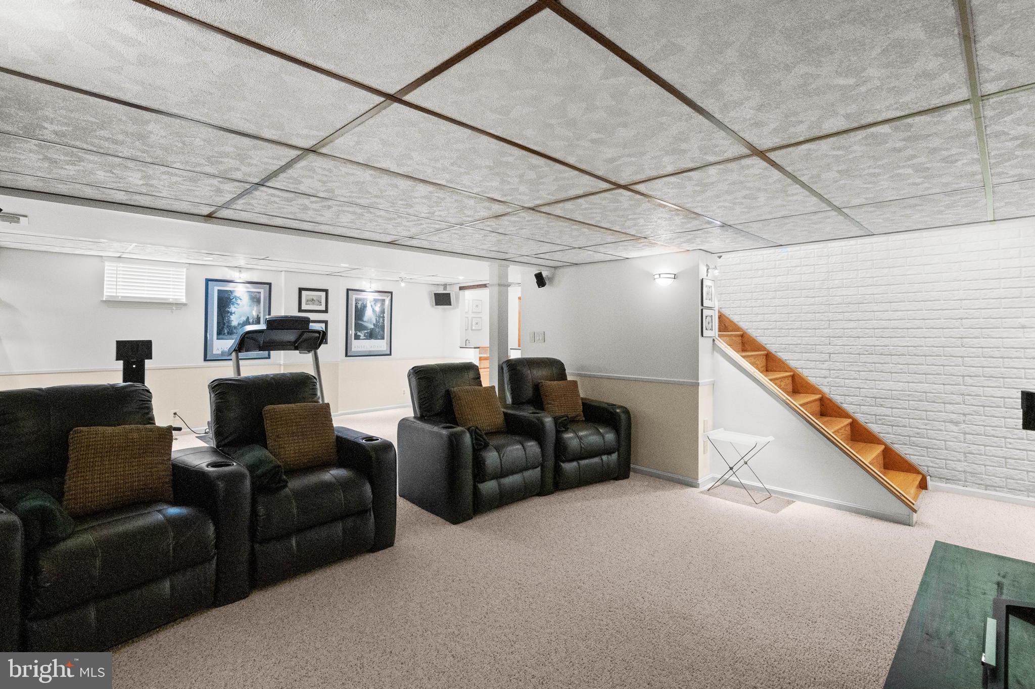 SILVER SPRING CNTRY CLUB - Residential