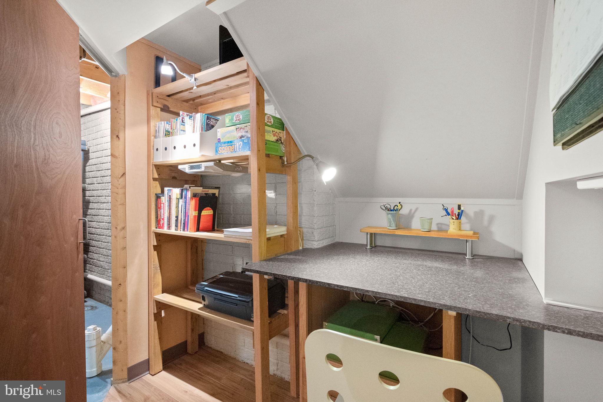 SILVER SPRING CNTRY CLUB - Residential