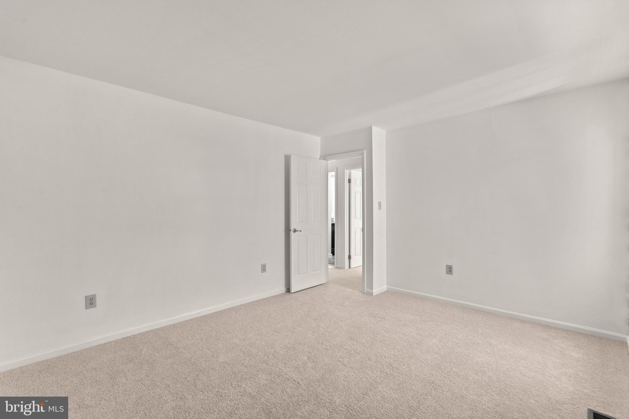 SILVER SPRING CNTRY CLUB - Residential