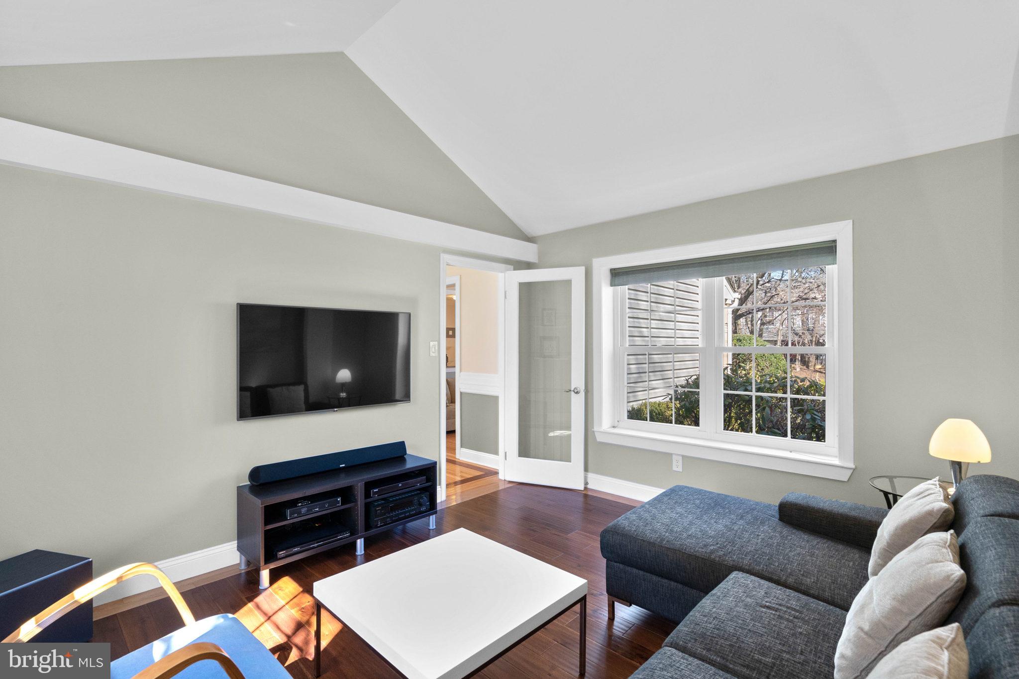 SILVER SPRING CNTRY CLUB - Residential