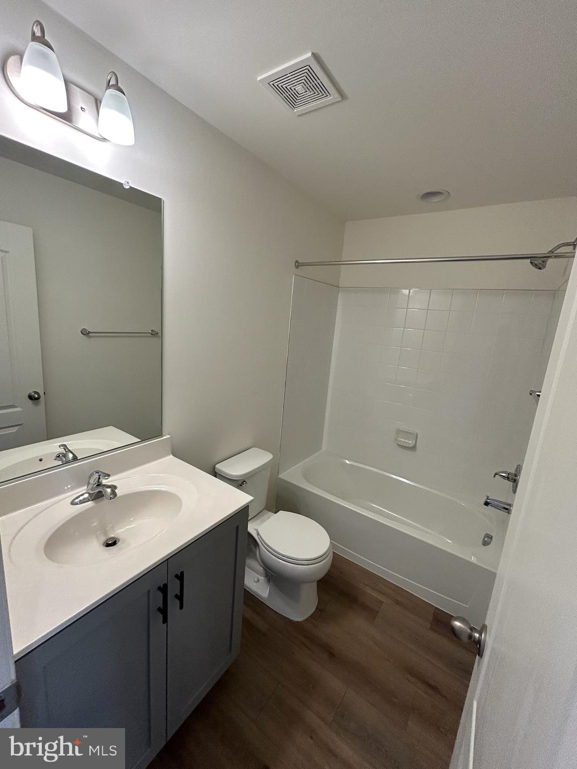 WHISPERING PINES - Residential Lease