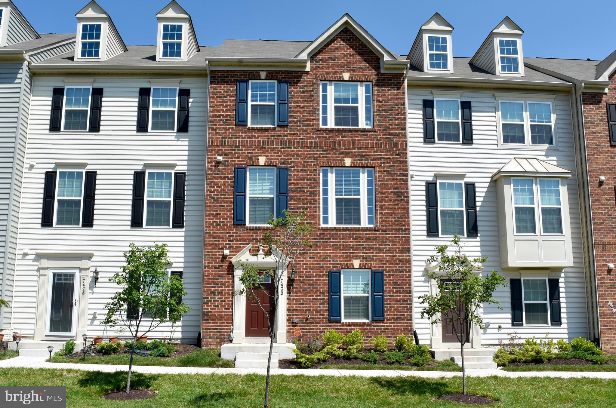 HOWARD SQUARE - Residential Lease