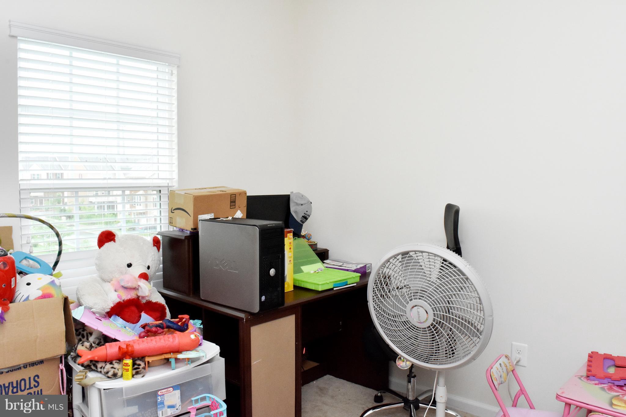 HOWARD SQUARE - Residential Lease