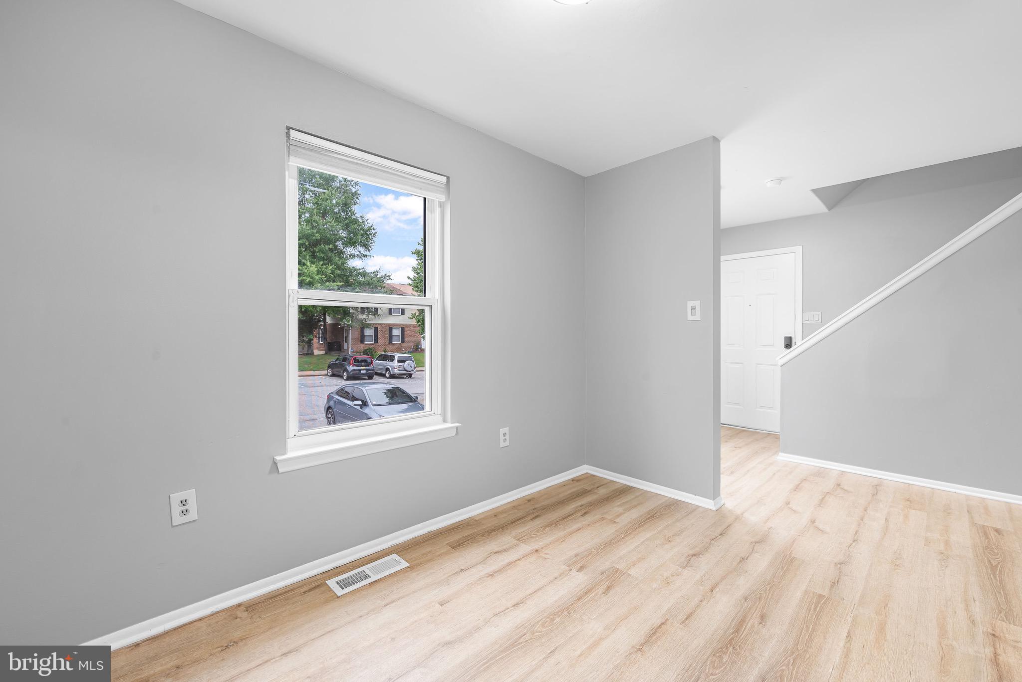 1825 ORIOLE COURT