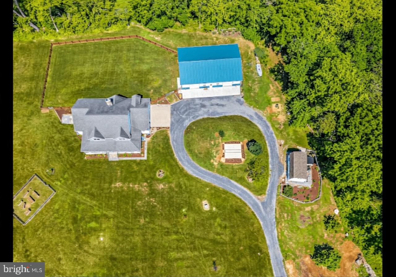 50 VALENTINE COURT