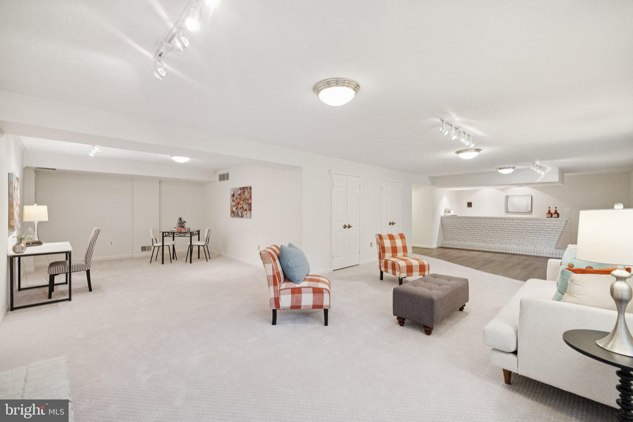 QUINCE ORCHARD VALLEY - Residential