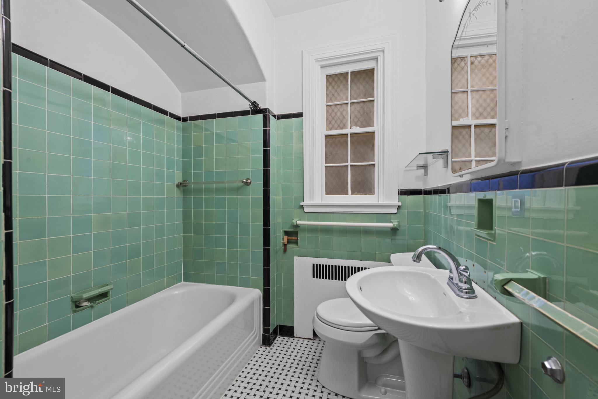 ROLAND PARK - Residential Income