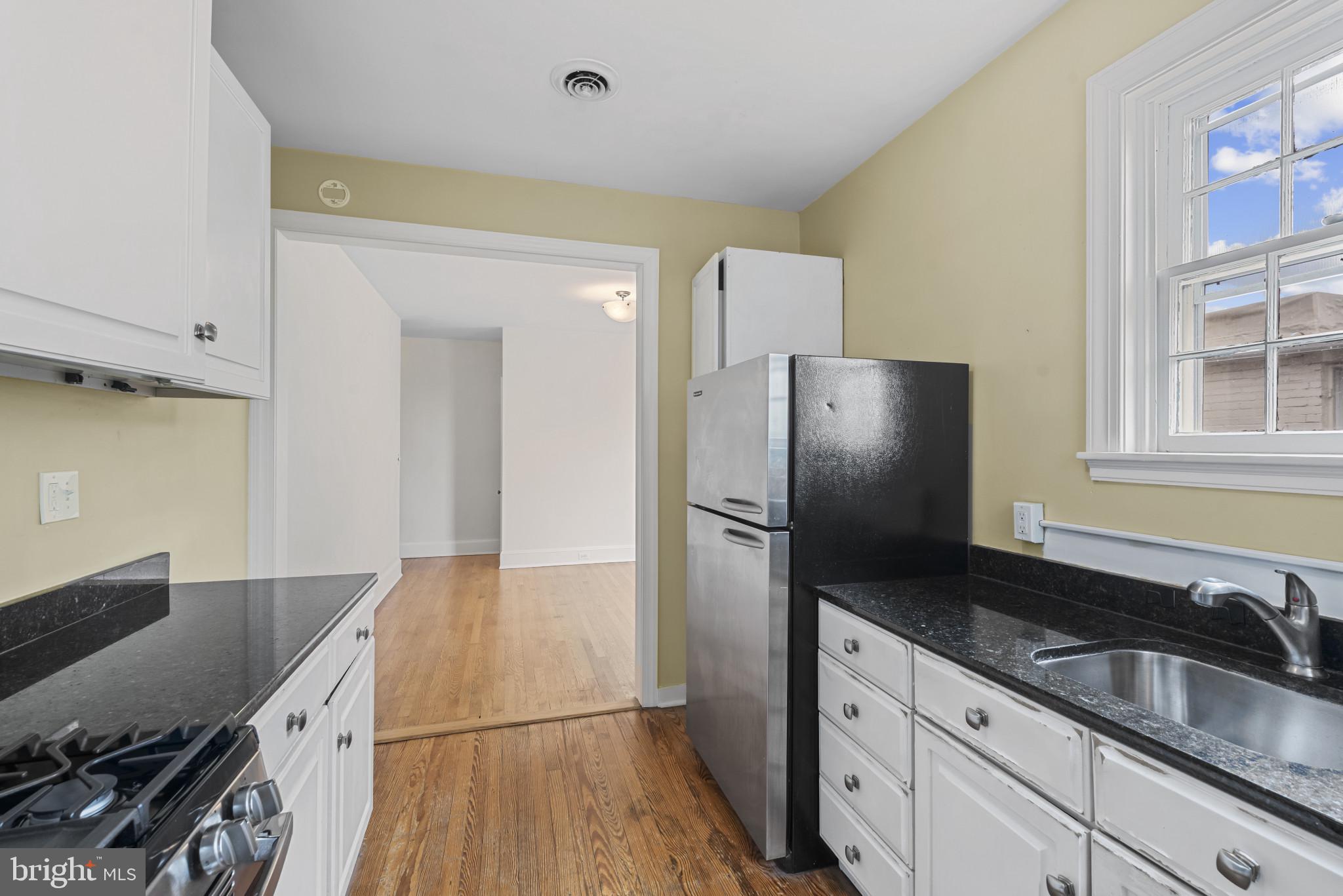 ROLAND PARK - Residential Income