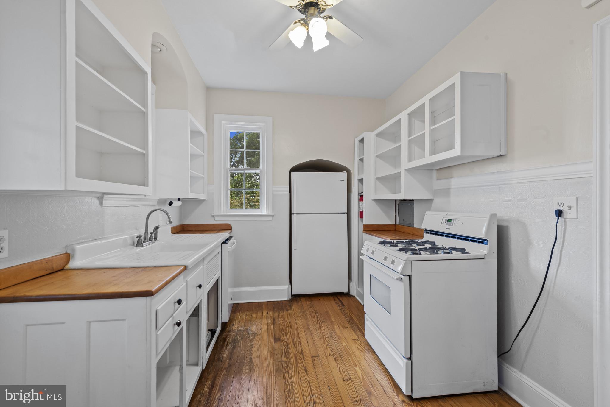 ROLAND PARK - Residential Income