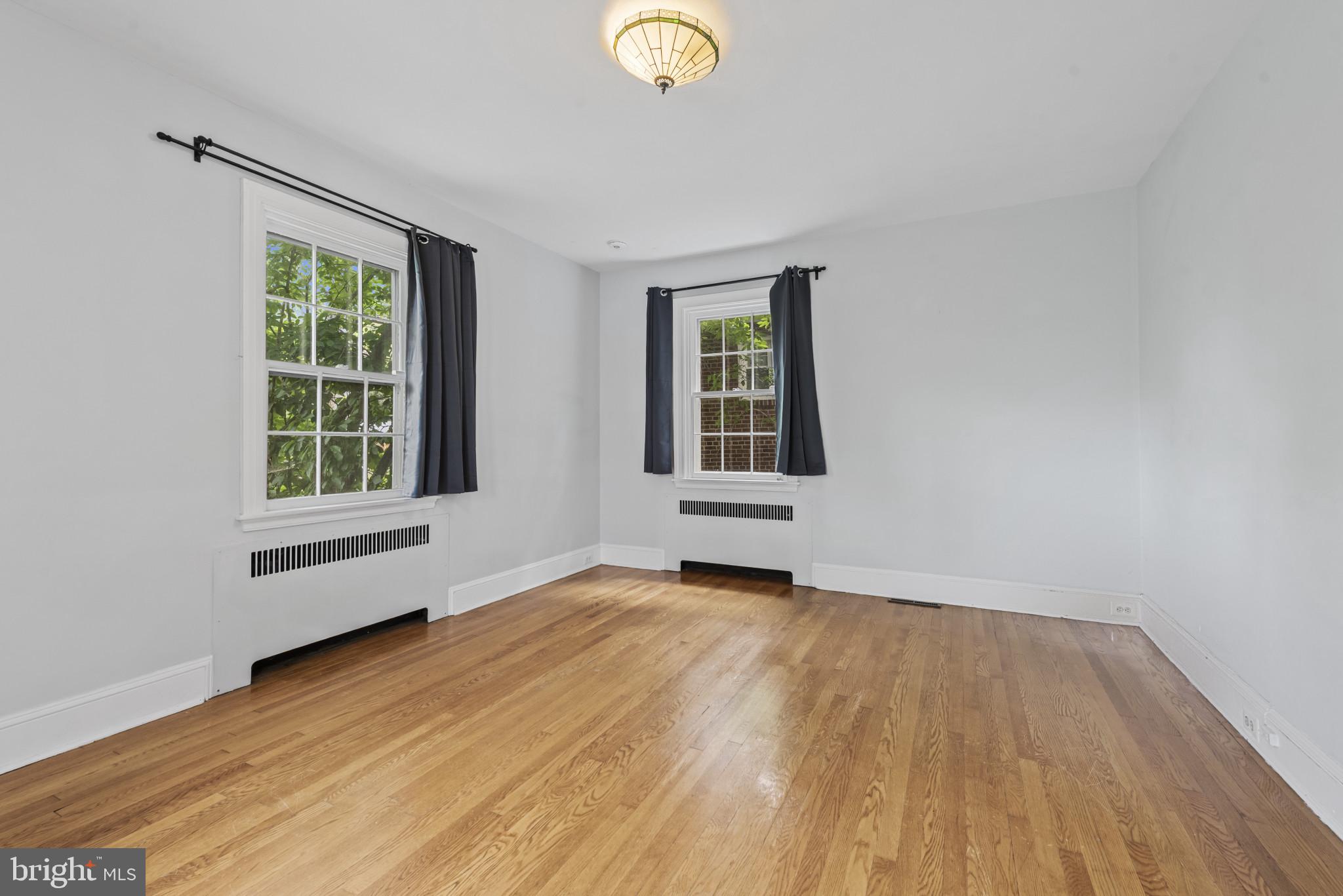 ROLAND PARK - Residential Income
