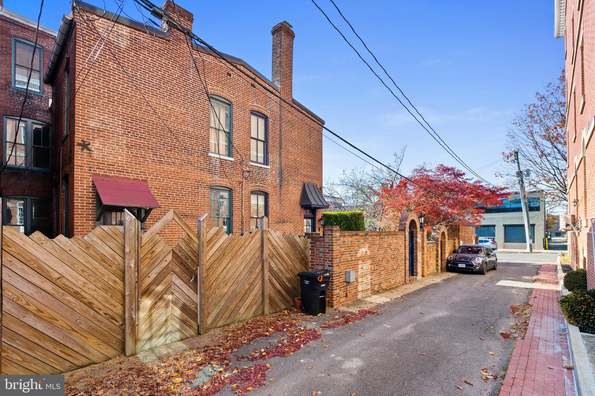 OLD TOWN - Residential Lease