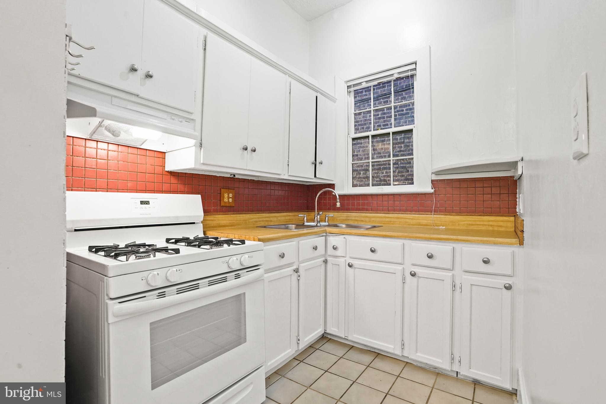 OLD TOWN - Residential Lease