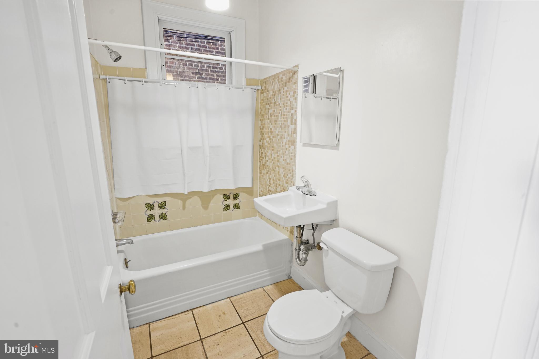 OLD TOWN - Residential Lease