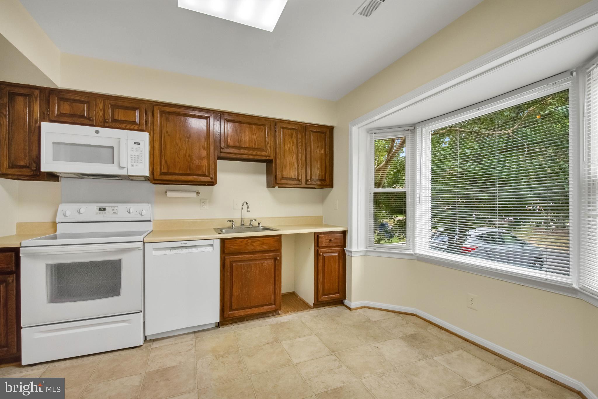 INVERNESS KNOLLS - Residential