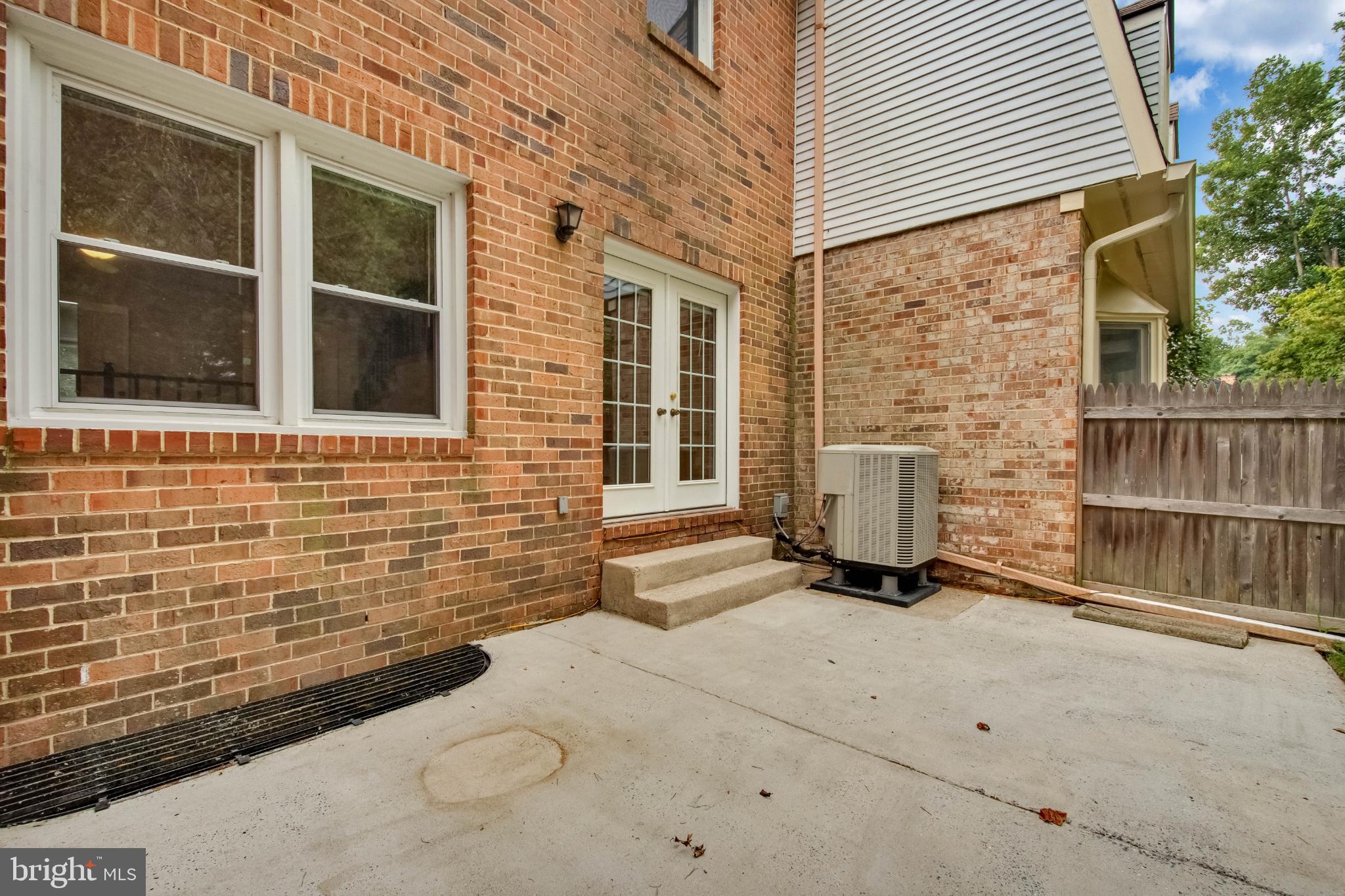 INVERNESS KNOLLS - Residential