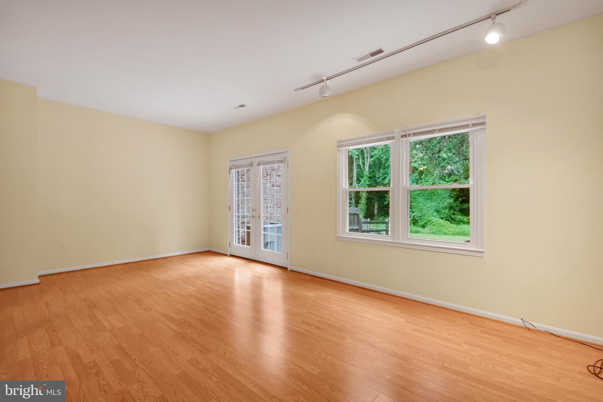 INVERNESS KNOLLS - Residential