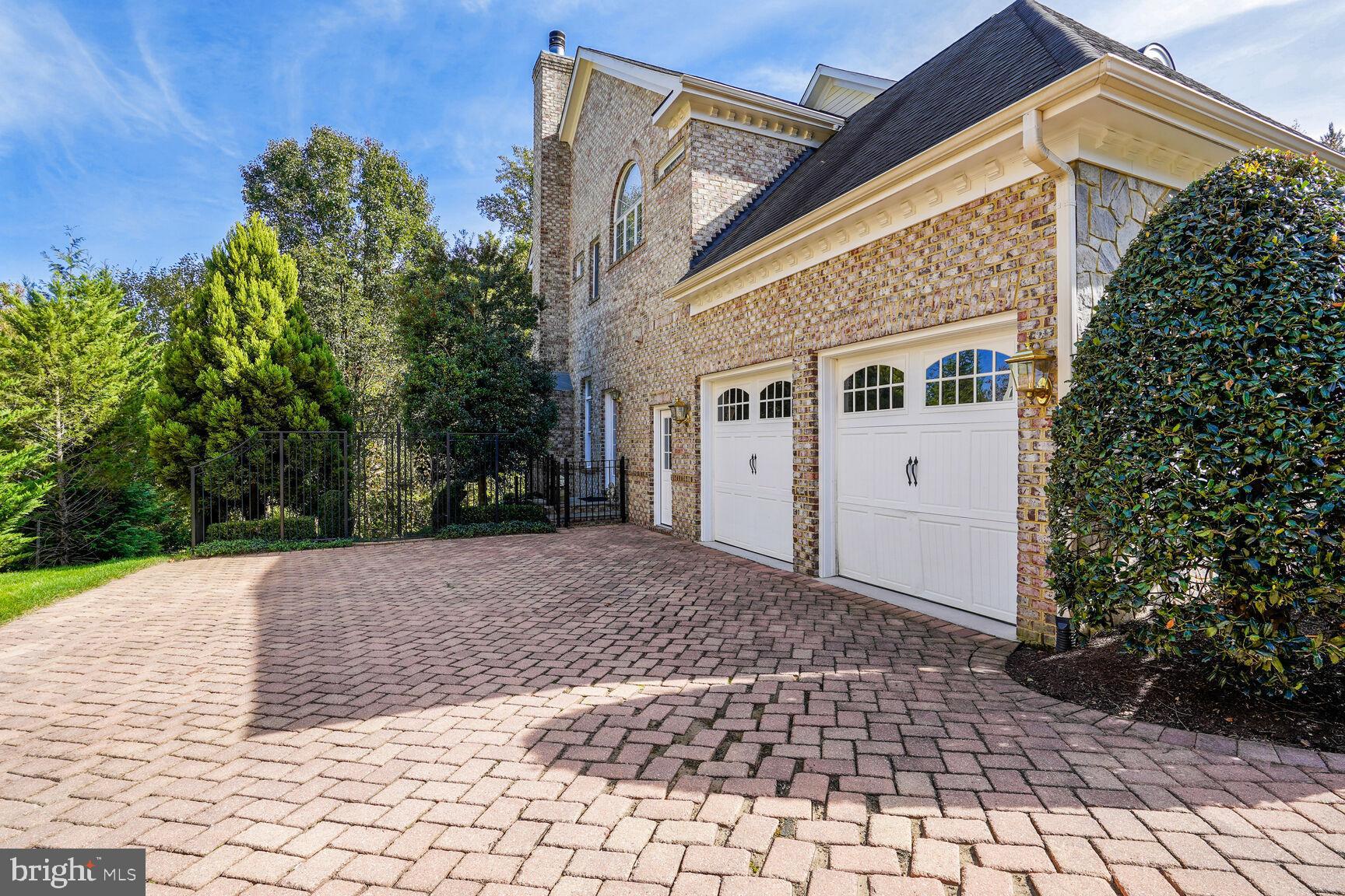 CHALICE CREST - Residential