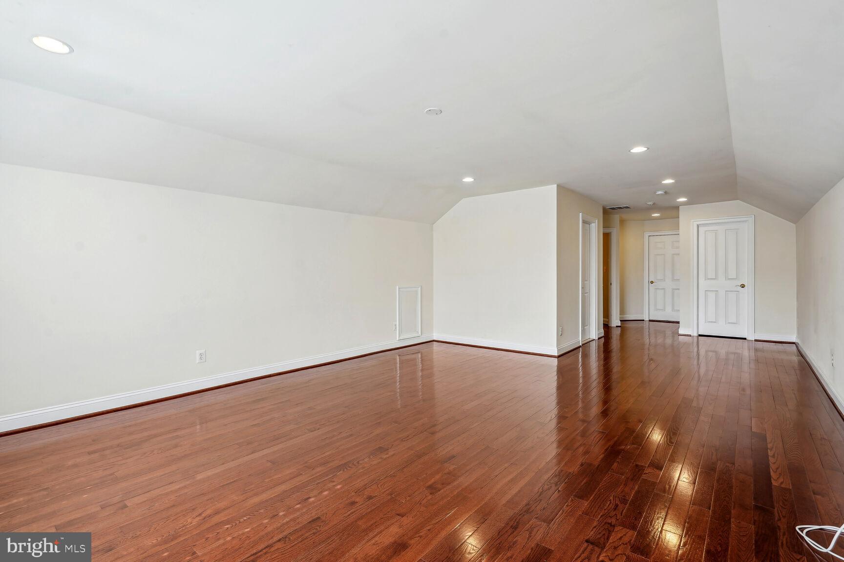 CHALICE CREST - Residential