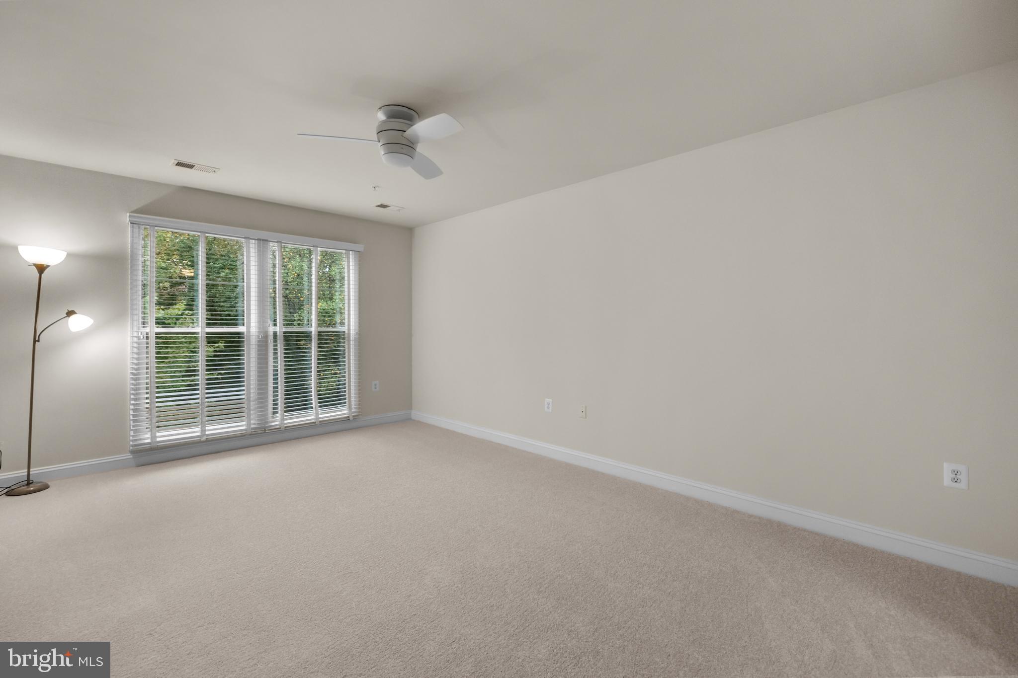 SAINTSBURY PLAZA - Residential