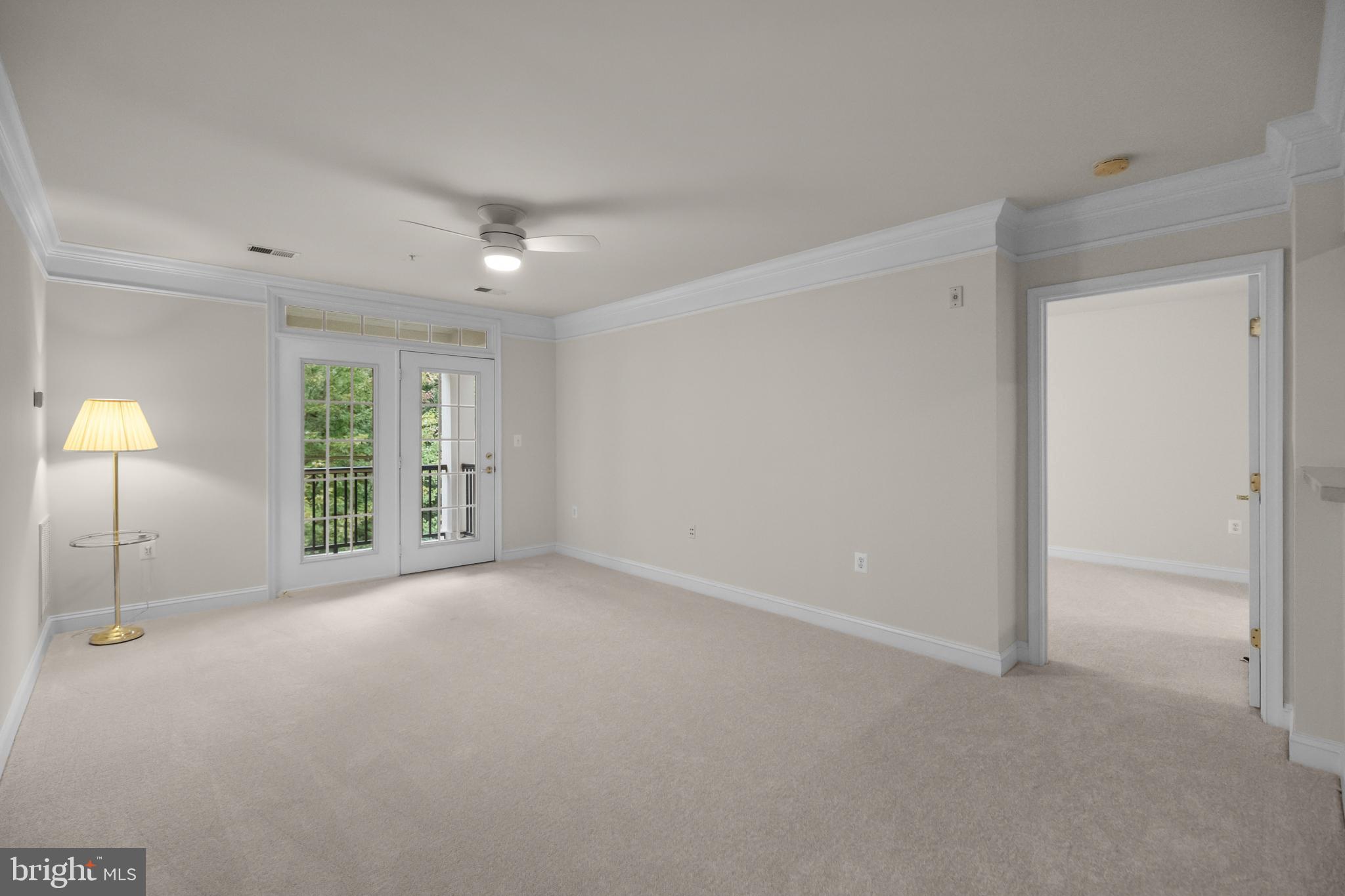 SAINTSBURY PLAZA - Residential