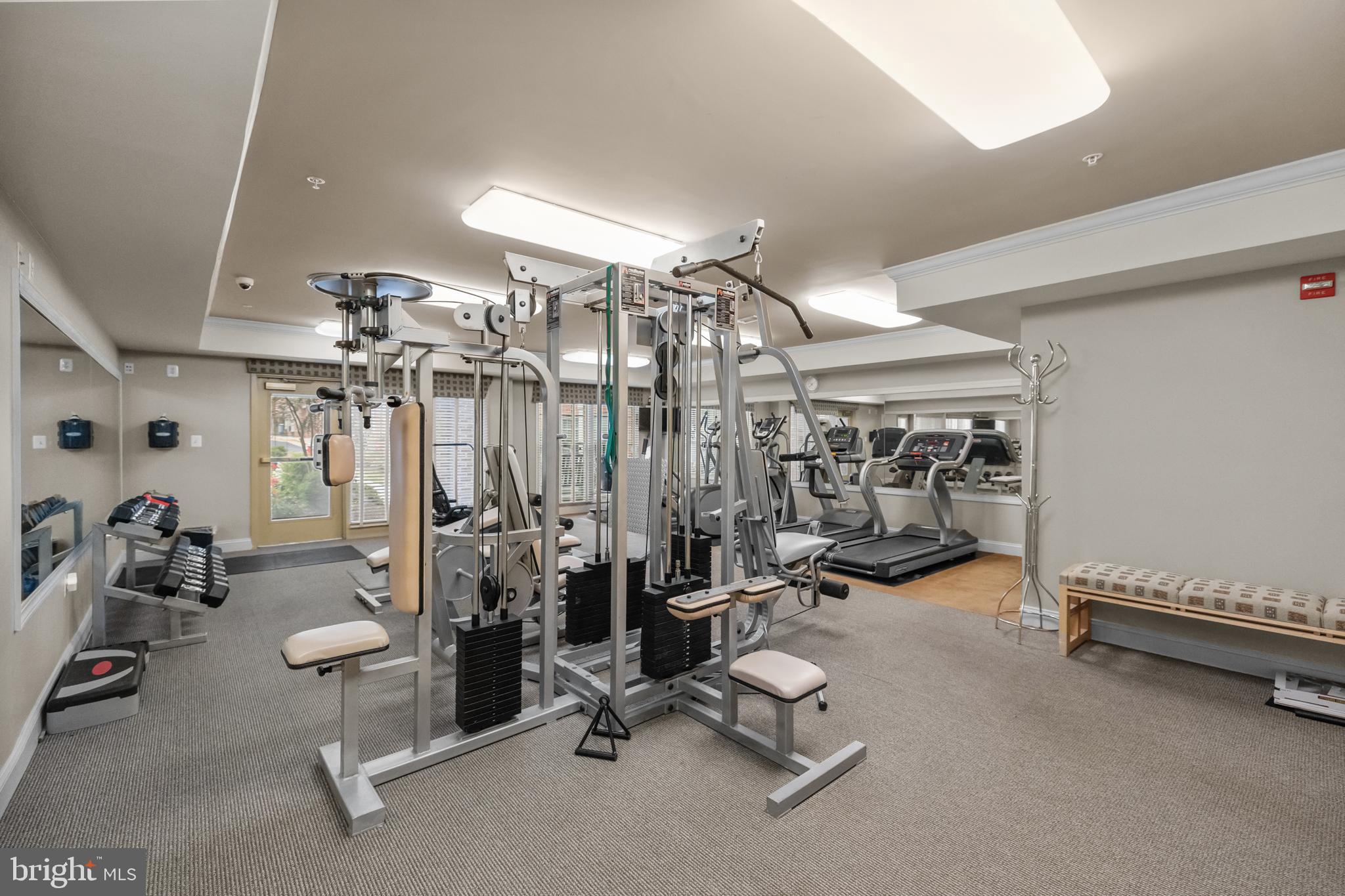 SAINTSBURY PLAZA - Residential