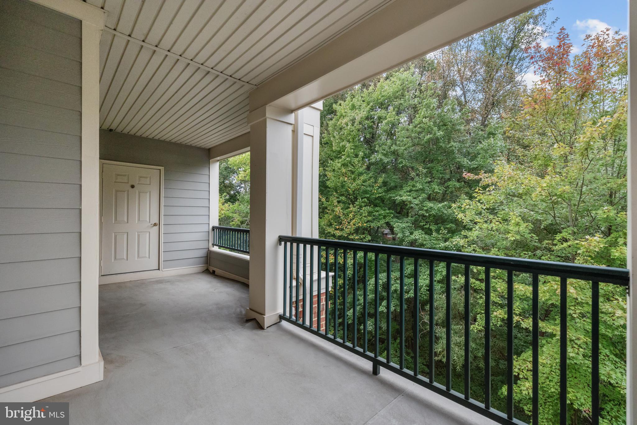 SAINTSBURY PLAZA - Residential