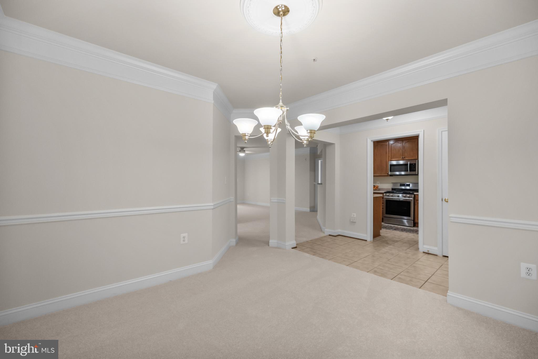 SAINTSBURY PLAZA - Residential